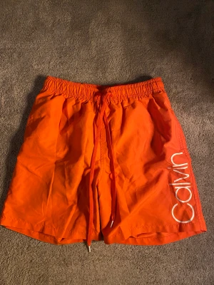 Calvin Klein badbyxor  - Calvin Klein badbyxor i storlek S aldrig använda 