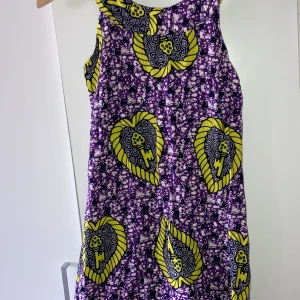 Klänning Afrikansk xs - Fin kort klönning med tyg från Nairobi/Ghana Bomull storlek 32-34 ungefär 