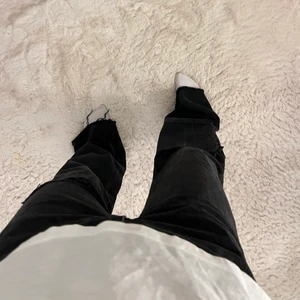 Jeans - Helt oanvända zara jeans i str 36 mid Rise 