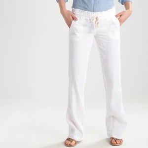 Roxy linnebyxor  - Säljer mina roxy linnebyxor köpta från zalando. Vid stort intresse blir det budgivning! Köparen står för frakt💖💕