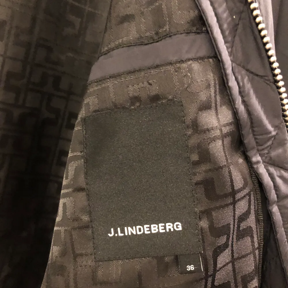 J. Lindeberg, Women’s Unah Taff. Nylon Bomber Jacket, Black, storlek 36. Använd en gång. . Jackor.