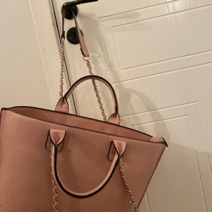 Väska - Don donna väska knappt använd 