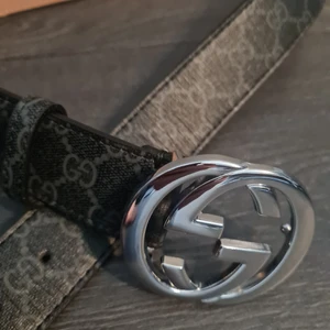 Bälte 400kr -    Bälte för 400kr    105cm                                                  vid intresse eller frågor så skriv Kan frakta om köparen står för kostnaden 