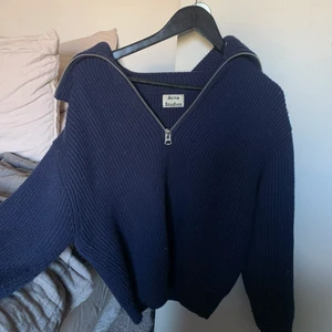Acne studios stickad tröja - Nypris ca 3500, den är i jättebra skick 