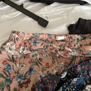 Olika shorts inför sommaren  - från lager 157, storlek M på alla, 1 för 30 alla för 90, knappt använda 