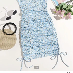 Sommrig klänning M - Klänning till sommaren, Storlek M, kostade 89, aldrig använd, tänker mig 80 kr plus frakt 