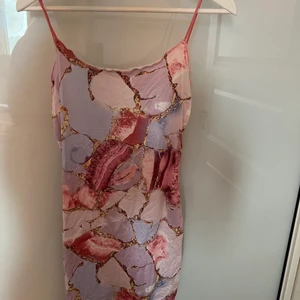 Klänning - Tight fin klänning aldrig använd!