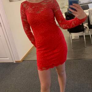 Röd klänning strl 34