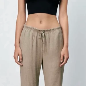 ”Linnebyxor” från Zara - Aldrig använda 💕 Sitter som en vanlig M ✨