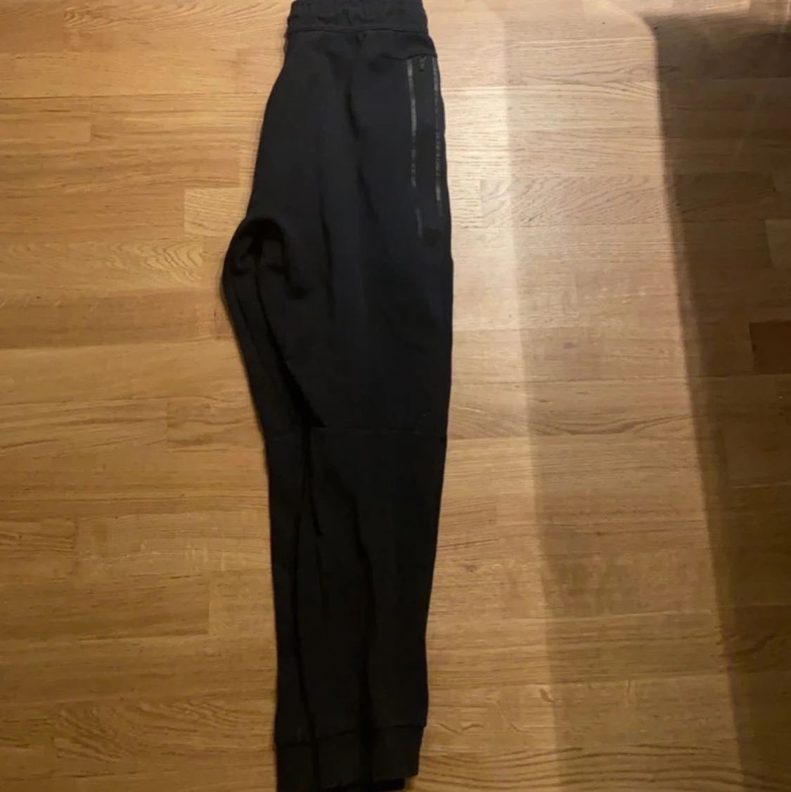 Nike tech byxor svarta storlek 158-170cm - 90