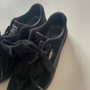 Puma skor - Fina vårskor från puma i mocka! Finns inte att få tag på längre. Köpta för 649kr