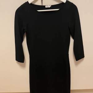 Superfin svart klänning från Filippa K💕💕