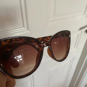 Somglasögon - Från ginatricot! Superfina och i princip inte använda (kan diskutera pris(