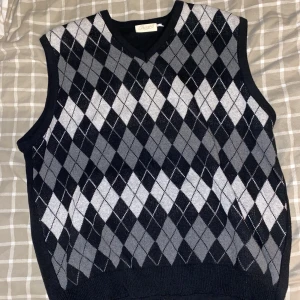 Väst  - Cool Stickad väst till salu 