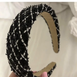 Diadem  - Super fint diadem som inte kommer till användning. (Lånad bild) 