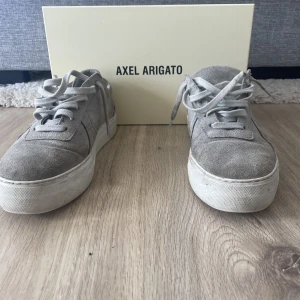 Axel Arigato - Axel Arigato skor! Använt fåtal gånger!