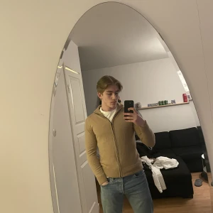 Zip hoddie These Glory Days - Riktigt fin tröja, väldigt bra skick. Stl M men är som en S