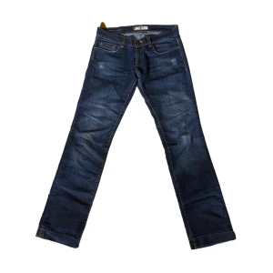 Fornarina jeans - Snygga jeans från märket Fornarina Midjemått 83cm Innerbenslängd 84cm