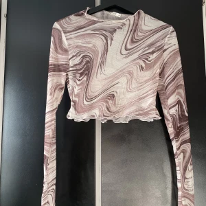 mesh croptop - Mesh croptop ifrån Nelly! Använd 3-4ggr