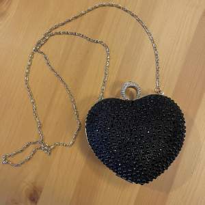 Heart cluth purse 