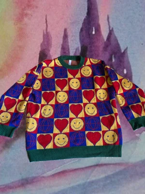 Färgglad sweater!!! - Väldigt färgglad sweater! Sjukt mysig och nästan helt oanvänd!