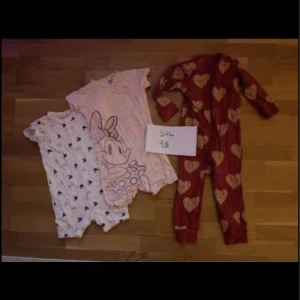 Barnkläder 98/104  - Fint skick! 