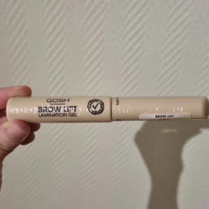 Ögonbrynslyft laminationsgel - Oöppnad med platsomslag kvar. Brow lift lamination gel för att göra ögonbrynslyft hemma. 