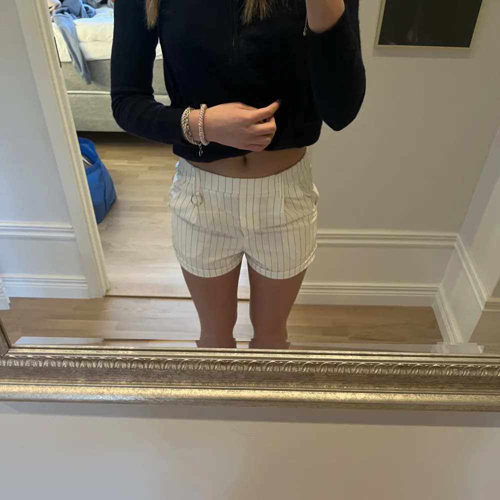 Super söta kostym shorts!! Aldrig använda💞. Shorts.