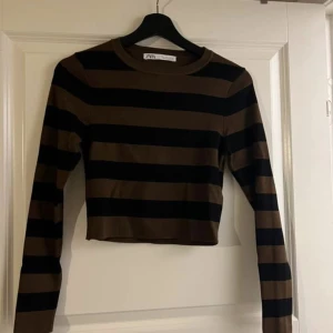 Tröja från zara - Storlek L men sitter som en S