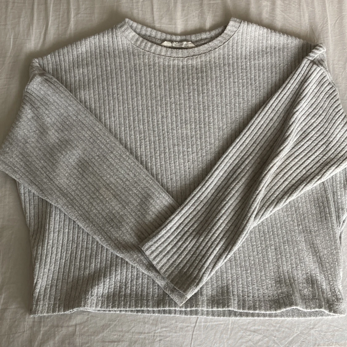 Grå långärmad tröja  - 90
