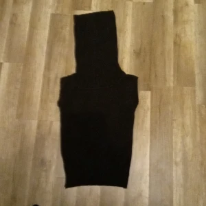 Tröja - Super sick ka ha halsen uppe eller nere mysig och varm. Kan gå ne i pris