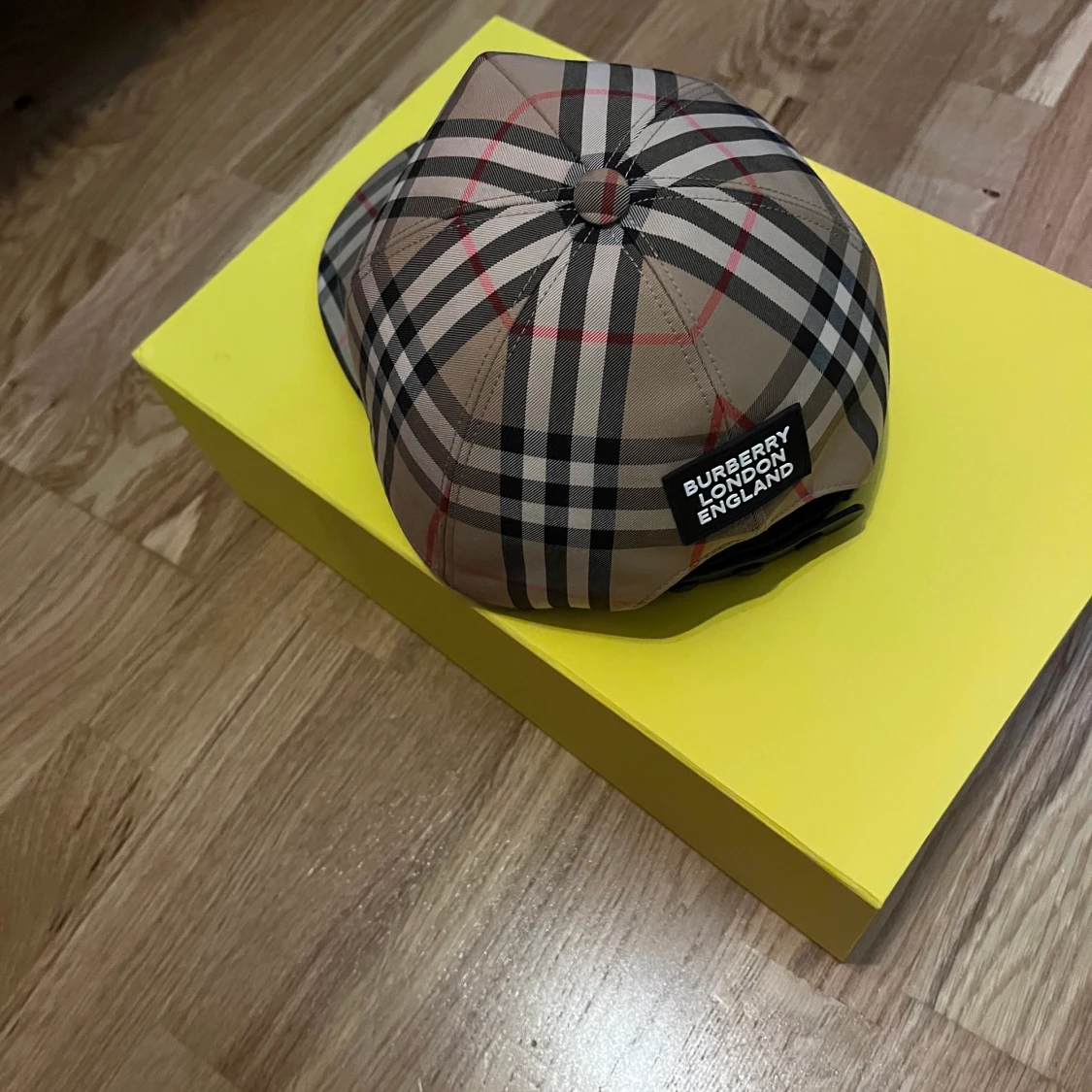 Burberry keps strl S - 90