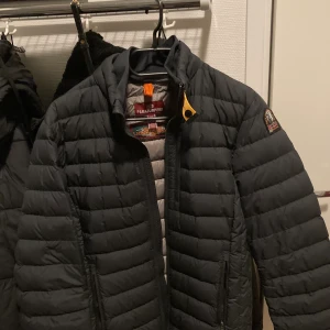 Parajumpers - UGO SLW, passar S/M (strl; Y-M) använd få tal gånger