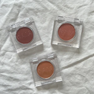 Ögonskuggor CAIA - Oanvända ögonskuggor från caia. Säljer alla för 220kr eller 99kr/st 