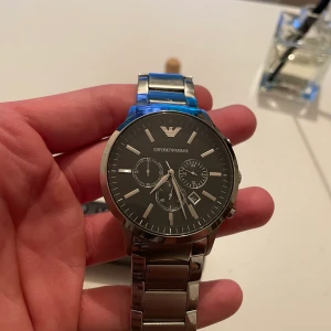 Armani klocka - Jätte fin armani klocka, bra skick.