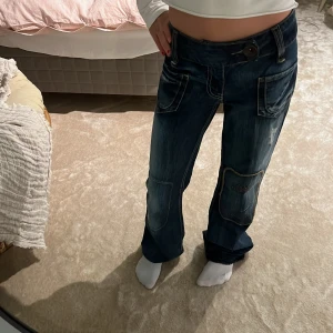 Jeans - Säljer dem här coola jeansen från second hand🙌🏼Ny skick! (Köparen står för frakten)