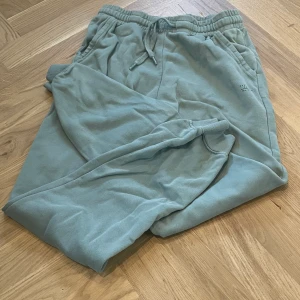 Byxor Gröna  - Minns ej var de är köpta 