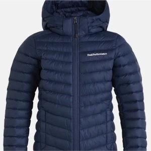 peak performance jacka dam - stl 160 men passar mig stl xs/s, inga defekter som ny nypris: 1800kr