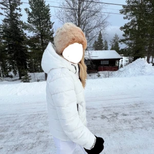 Beige pälsmösss - Jättefin antagligen äkta päls!