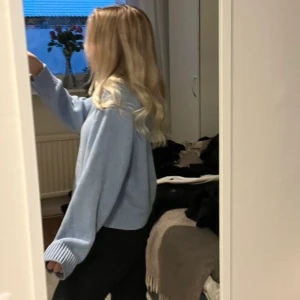 Stickad tröja Carin Wester - Stickad tröja från Carin Wester i 100% bomull = ej tappar form. Använd fåtalgånger i storlek XS. Skriv vid fler funderingar 🥰