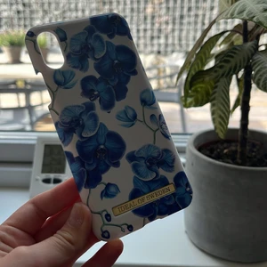 Ideal of sweden skal - Super gulligt ska från ideal of sweden💙  Köpte den här på plick nyligen men köpte precis en iPhone 13 så det är därför jag säljer den🌸 skriv vid minsta lilla fråga eller intresse🫶❤️ pris kan sänkas vid snabb affär💕🥳 frakt kostar 15kr 