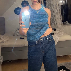 blått linne!  - skitsnyggt blått linne som går att använda till både fest och vardag! använd vid några få tillfällen så i nyskick! 🫶🏻