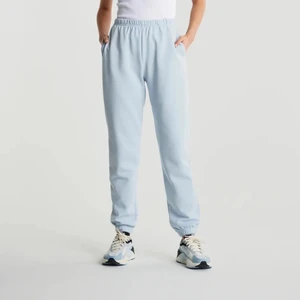 Sweatpants - Ett par ljus blåa sweat pants från Gina Tricot som jag knappt har använt. Köpte för 250kr men säljer för att 120kr💫