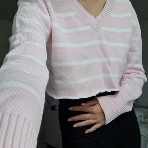 Tröja - Kort superfin tröja! 75kr ++frakt!