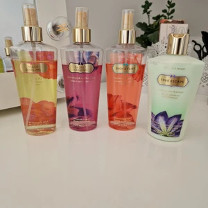 Victoria's secret bodymist - Säljer Victoria's secret bodymists samt en bodylotion. Öppnade men knappt använda och doften är välbehållen. Priset är 50kr/st exklusive frakt, eller alla 4 för 150kr!