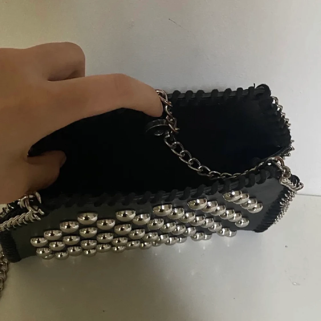 Väska med nitar  - 91