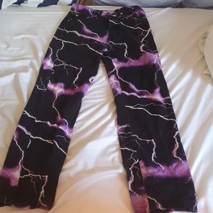 Jaded London lightning jeans  - Säljer dessa coola jeans, ny pris ungefär 700 kr. Nästan helt oanvända. 