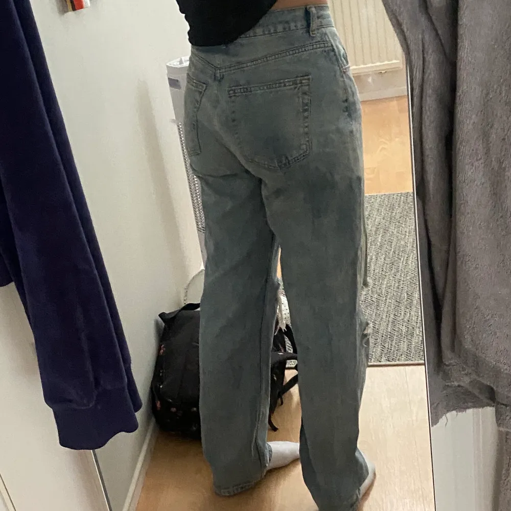 Jättefina Gina jeans som inte jag kommit till användning, bra skick! Köptes för 599, säljer för 220+frakt💕. Jeans & Byxor.