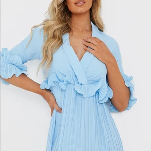 Klänning  - Klänning från pretty little thing. Använd 1 gång. Superfin. Storlek s 