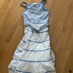 Puffy dresse withsailor and strap 